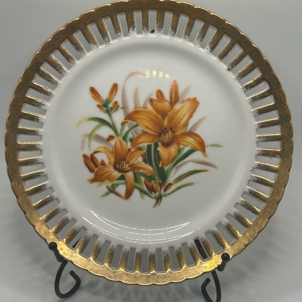 Vintage Wako China Reticulated Porcelain Lily Plate